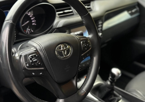 Toyota Avensis cena 66900 przebieg: 106000, rok produkcji 2018 z Kraków małe 121